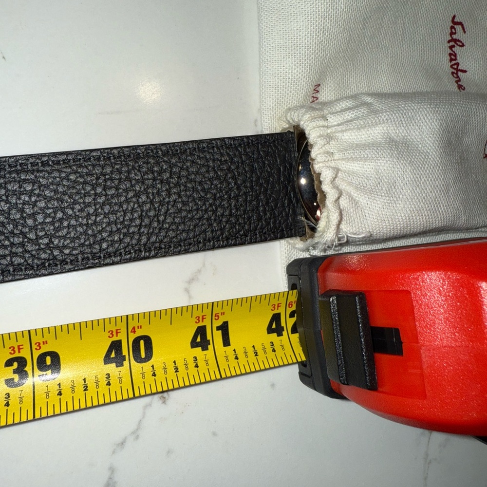 Salvatore Ferragamo adjustable, reversible two-tone belt. Blue/Black - Picture 6 of 7